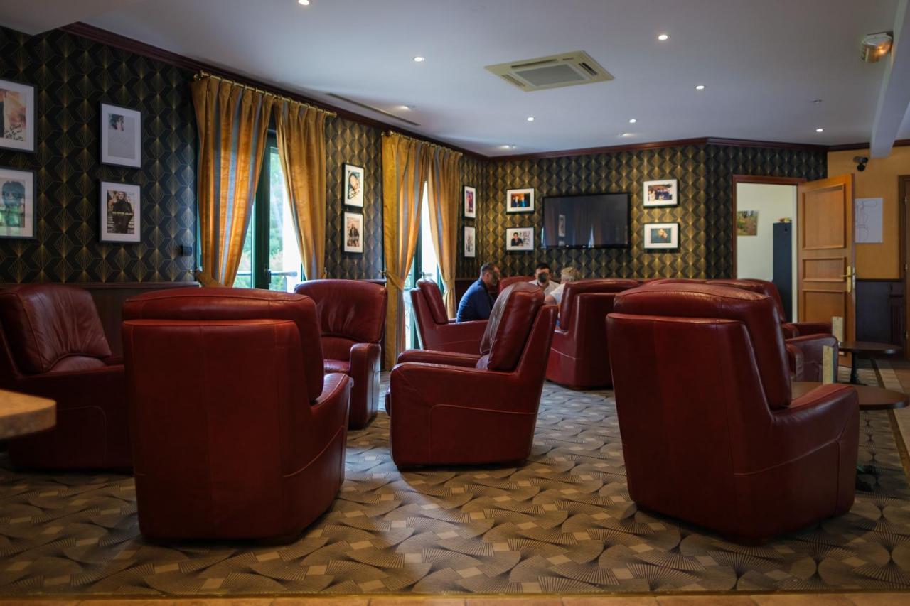 Logis Hotel - Restaurant Le Tulipier Vienne-le-Château Kültér fotó