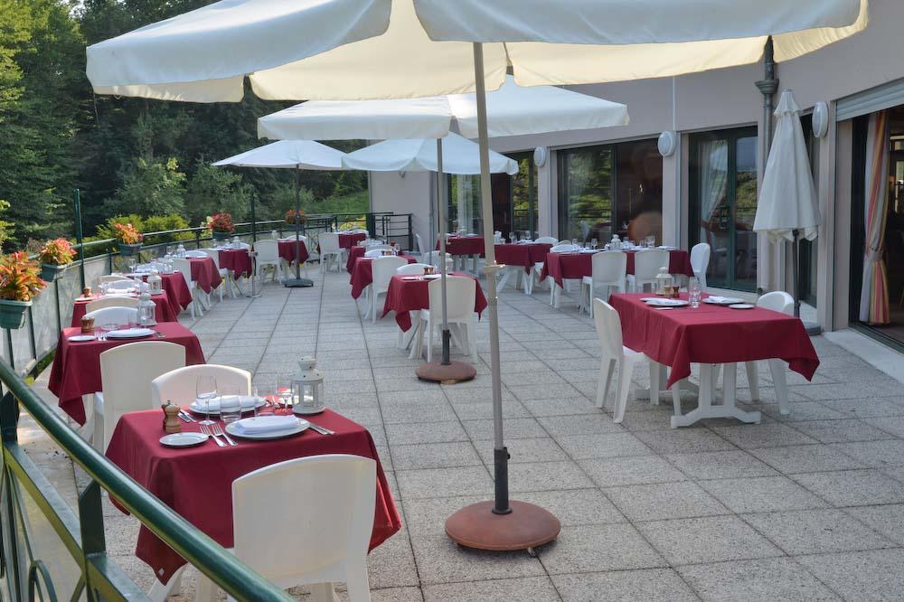 Logis Hotel - Restaurant Le Tulipier Vienne-le-Château Kültér fotó