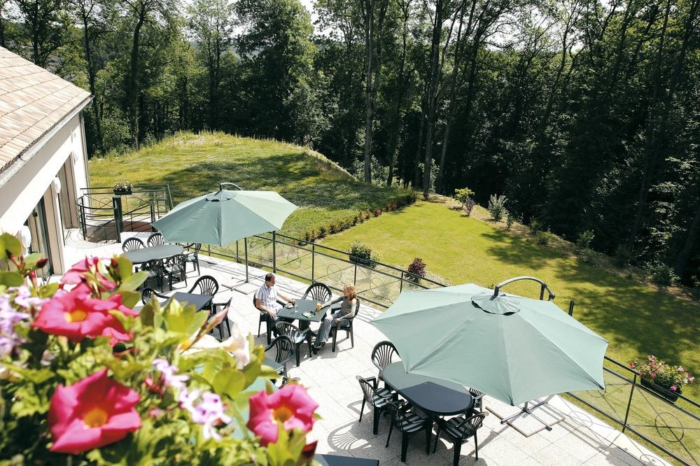 Logis Hotel - Restaurant Le Tulipier Vienne-le-Château Kültér fotó